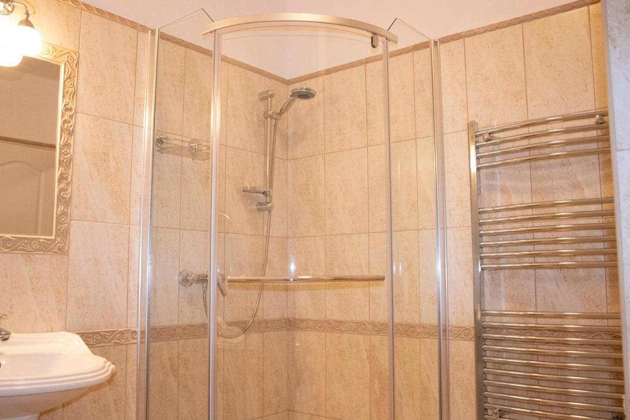 Gyoengyoem Apartman Balatonalmadi Exterior photo